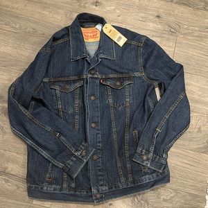 NWT Levi’s Jean jacket. 💙